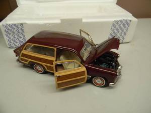 lot 47 image: THE FRANKLIN MINT 124 SCALE LIMITED EDITION 1949 FORD WOODY WAGON - IN BOX - GREAT PIECE - SEE PICTURES