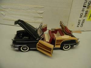 lot 49 image: THE FRANKLIN MINT 124 SCALE LIMITED EDITION 1948 CHRYSLER TOWN AND COUNTRY - IN BOX - GREAT PIECE - SEE PICTURES