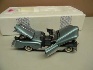 lot 51 image: THE FRANKLIN MINT 124 SCALE LIMITED EDITION 1951 BUICK LeSabre SHOW CAR - IN BOX - GREAT PIECE - SEE PICTURES