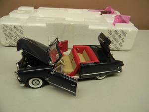 lot 52 image: THE FRANKLIN MINT 124 SCALE LIMITED EDITION 1949 FORD CUSTOM CONVERTIBLE - IN BOX - GREAT PIECE - SEE PICTURES