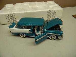 lot 54 image: THE FRANKLIN MINT 124 SCALE 1956 CHEVY NOMAD - IN BOX - GREAT PIECE - SEE PICTURES