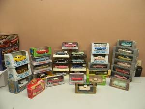 lot 63 image: LARGE COLLECTION OF NOS IN THE BOX VINTAGE CLASSIC VEHICLES & MORE - MOSTLY 143 SCALE - GREAT COLLECTION - SEE PICTURES