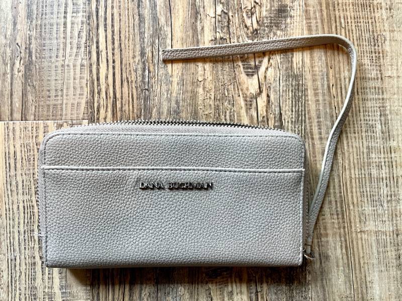 Dana Buchman Womens Gray Wristlet Wallet Clutch.&nbsp&nbsp