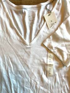 Lot of 2 Womens V-Neck Off White Jersey Shirts XL