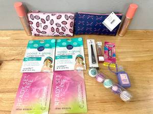 Large Lot of Womens Makeup &amp Beauty Supplies.