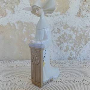 Lladro Rare White Meditation Nun