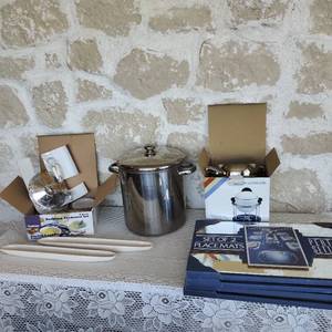 Collection of Kitchen and Entertaining Items