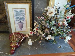 3 pieces of floral dcor