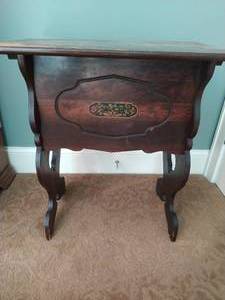 Antique Radio stand
