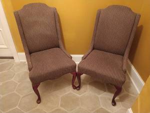 2 Pennsylvania house upholstered chairs