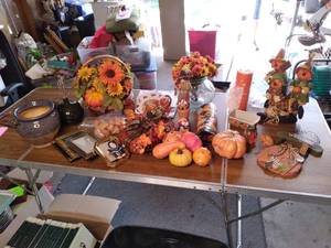 (2) Totes of AutumnHoliday Dcor...
