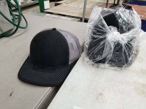 lot 14 image: Lot of ( 12 ) Baseball Caps GreyBlack