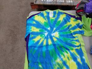 lot 28 image: Lot of ( 5 ) T-Shirts Small