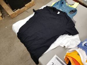 lot 27 image: Lot of ( 9 ) Ladies Shirts Small