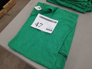 lot 47 image: Lot of ( 12 ) Fruit of the Loom T-Shirts X-Large Green