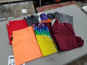 lot 62 image: Lot of ( 10 ) Ladies Shirts Large