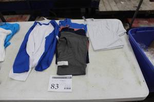 lot 83 image: Lot of ( 6 ) Shirts Small