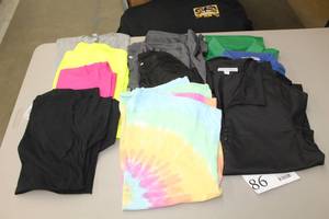 lot 86 image: Lot of ( 10 ) Shirts Large