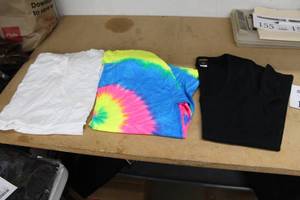 lot 153 image: Lot of ( 3 ) Ladies Shirts X-Large