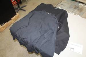 lot 98 image: Lot of ( 2 ) Sweatshirts Large