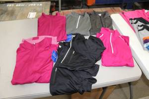 lot 99 image: Lot of ( 7 ) Ladies Long Sleeve Tops Medium