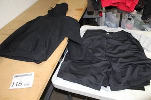 lot 116 image: Lot of ( 5 ) Shirts Large