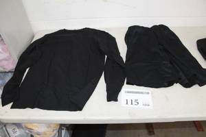 lot 115 image: Lot of ( 2 ) Shirts Small Black