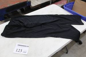 lot 123 image: Sport-tek Ladies Sweatpant Medium Black