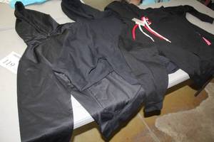 lot 119 image: Lot of ( 3 ) Hooded Sweatshirts Large