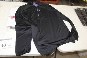lot 140 image: Lot of ( 2 ) Expert Performance Mens Long Sleeve Pullover Shirts X-Large Black