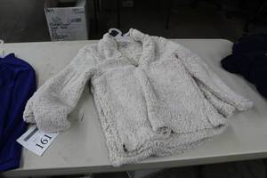 lot 161 image: Lot of ( 2 ) Port Authority 14 Zip Up Sherpa Jackets X-Small White