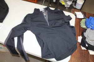 lot 155 image: Lot of ( 2 ) Sport-tek Long Sleeve Pullover Shirts Medium Black