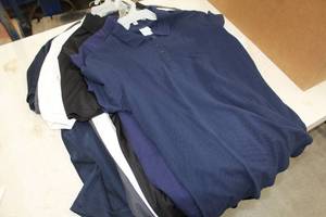 lot 172 image: Lot of ( 7 ) Ladies Short Sleeve Pullover Shirts Large