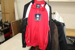 lot 164 image: Charles River Sport Zip Up Jacket Large BlackWhiteRed