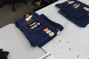 lot 187 image: Lot of ( 2 ) Wrangler FR Jeans 30x36 Blue