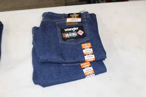 lot 188 image: Lot of ( 2 ) Wrangler FR Jeans 42x36 Blue