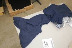 lot 295 image: Lot of ( 4 ) FR Full Hood Caps Blue