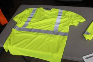 lot 239 image: Frog Wear FR T-Shirt 3X-Large High-Visibility Yellow