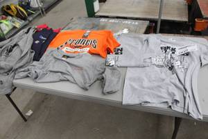 lot 909 image: Lot of ( 7 ) T-Shirts X-Large