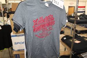 lot 911 image: Lot of ( 6 ) T-Shirts Small