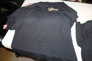 lot 968 image: Lot of ( 12 ) T-Shirts X-Large Black with logo Support Gun Rights