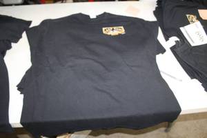 lot 967 image: Lot of ( 6 ) T-Shirts 2X-Large Black with logo Support Gun Rights
