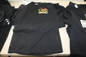 lot 976 image: Lot of ( 8 ) T-Shirts Medium Black with logo Support Gun Rights