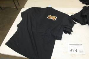 lot 979 image: Lot of ( 11 ) T-Shirts Medium Black with logo Support Gun Rights