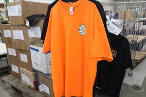 lot 921 image: Lot of ( 6 ) T-Shirts X-Large with logo Wyoming Fire Dept