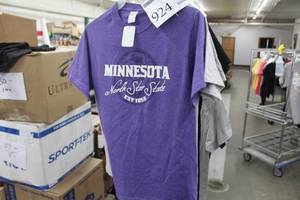 lot 924 image: Lot of ( 6 ) T-Shirts Small