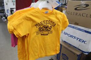 lot 939 image: Lot of ( 11 ) Childrens T-Shirts Medium Yellow with logo Minnesota