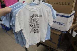 lot 940 image: Lot of ( 6 ) Childrens T-Shirts Medium Light Blue