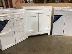 lot 17 image: Lot of 4 sink cabinets all in white (see all pictures)