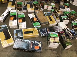 lot 43 image: pallet of assorted lighting mounts (customer returns) (see all pictures)